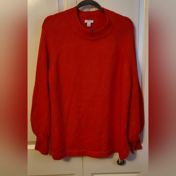 Ladies Plus 1X Crown & Ivy Balloon Sleeve Solid Sweater Red NWT - Picture 2 of 4
